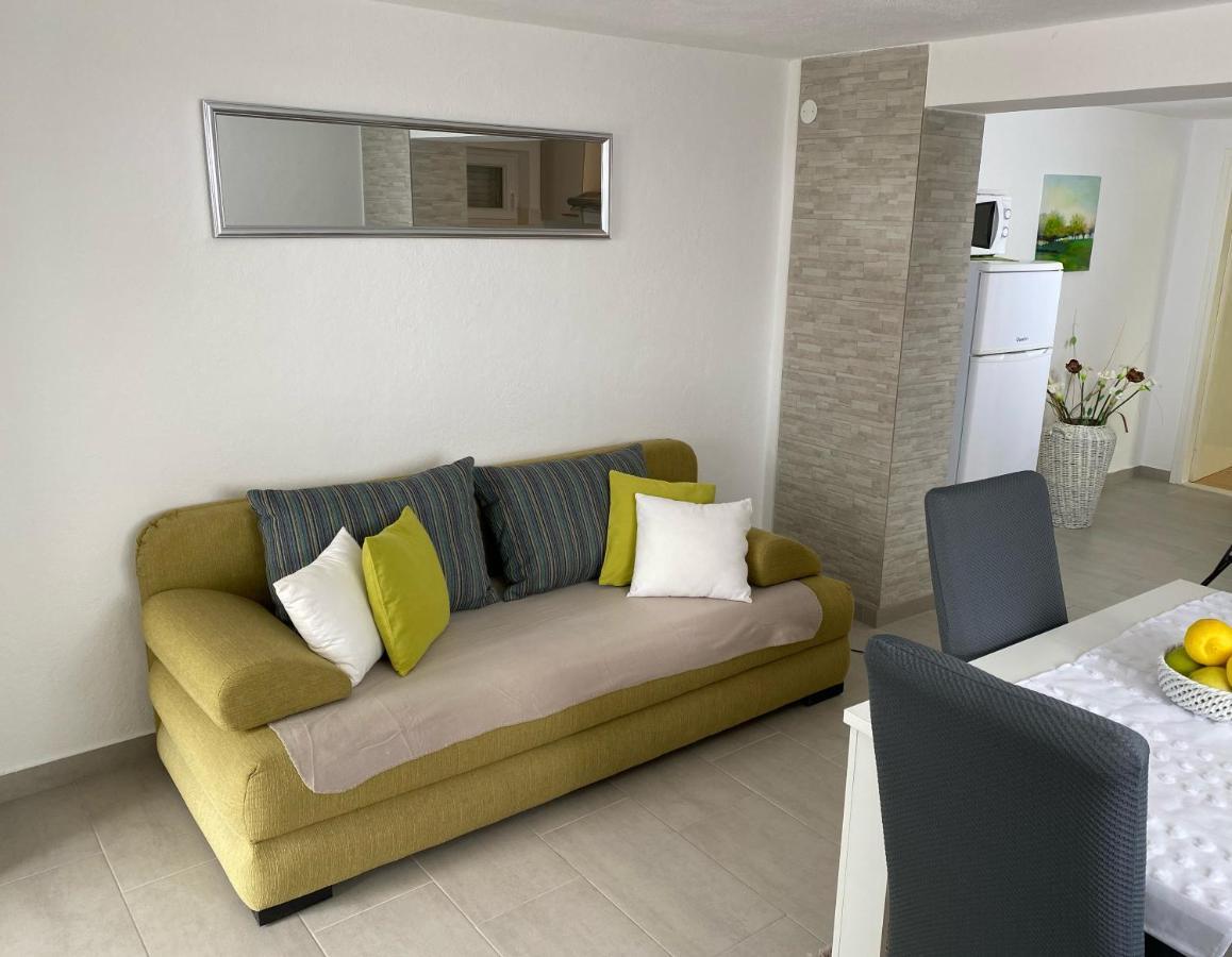 Apartment Carmen Trogir Exterior foto