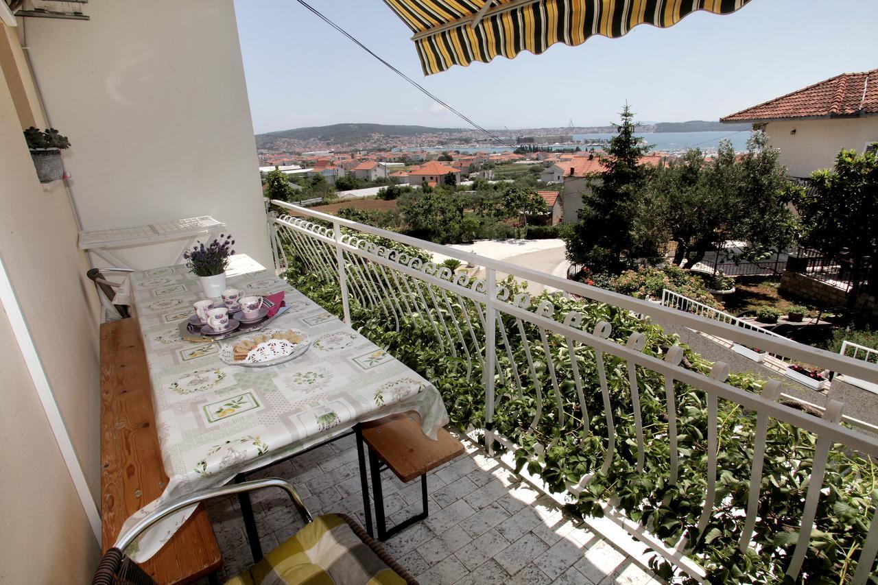 Apartment Carmen Trogir Exterior foto